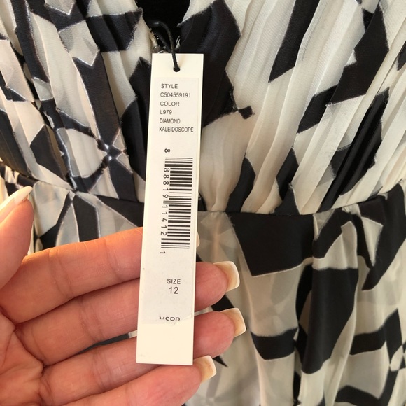 ALICE + OLIVIA GOWN - Picture 9 of 9